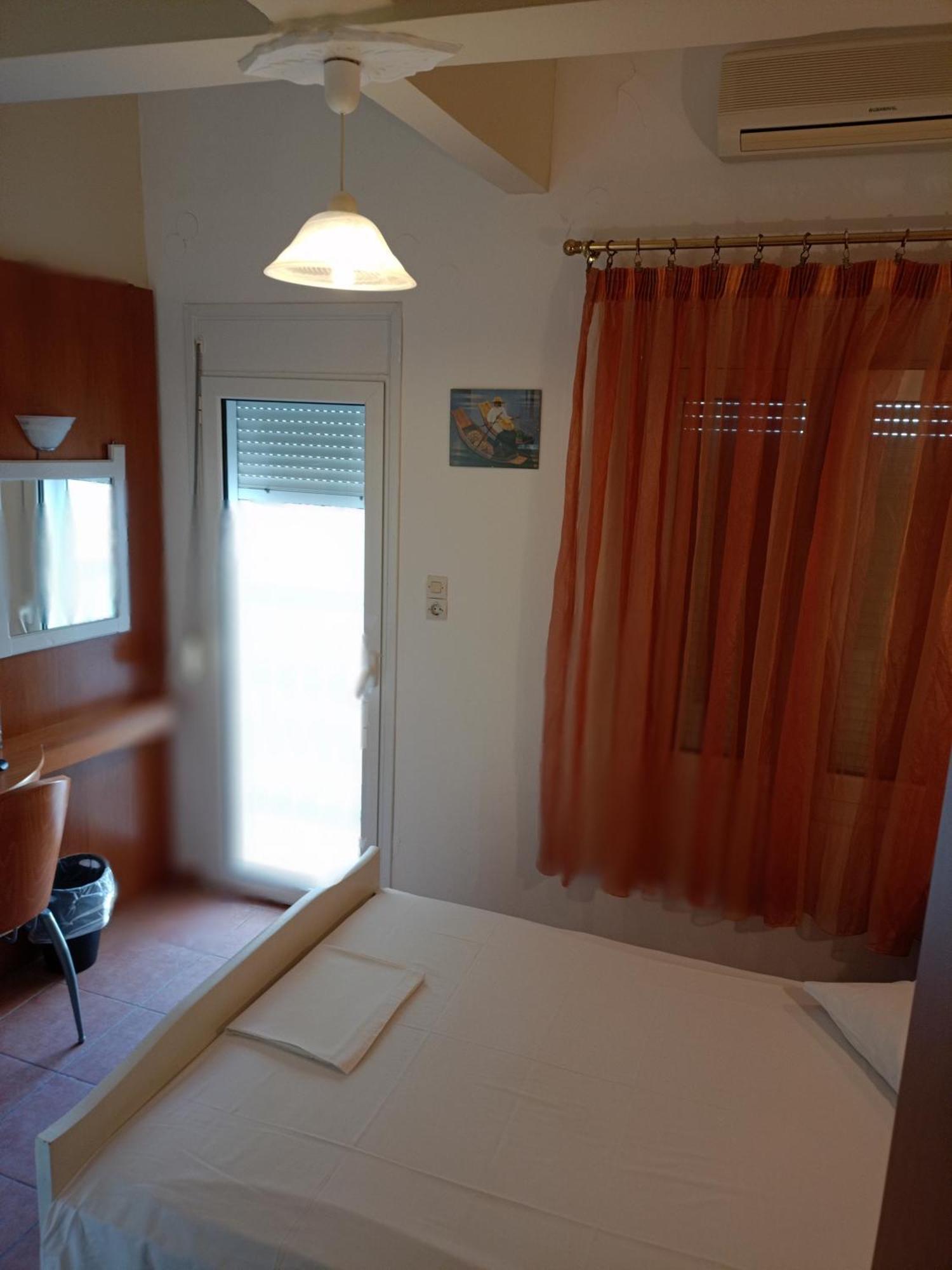 Efstratios Hotel Лутра-Эдипсу Экстерьер фото