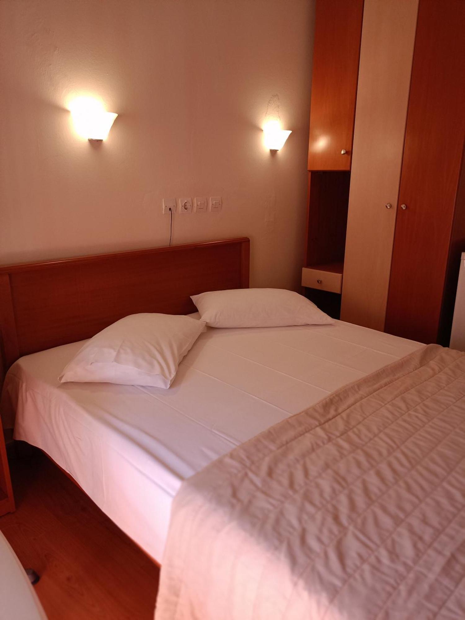 Efstratios Hotel Лутра-Эдипсу Экстерьер фото