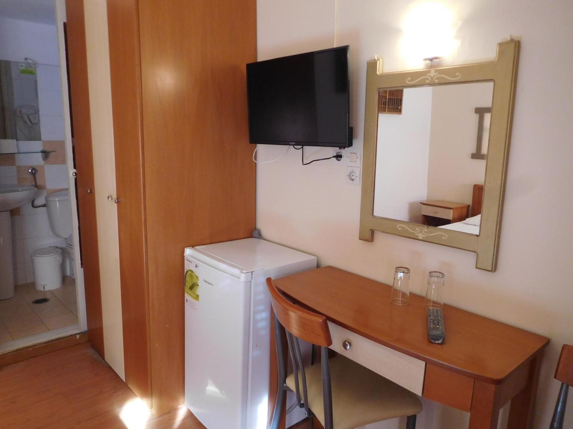 Efstratios Hotel Лутра-Эдипсу Экстерьер фото